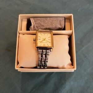 Larson and Jennings Watch